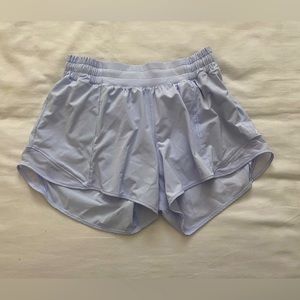 Lulu lemon Hotty Hot Low Rise Lined Short 4"-  size 8